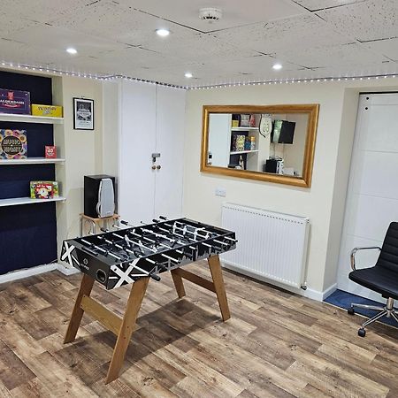 Ground Floor Apartment Up To 6 Guests With Games Chill Out Room Скарбъро Екстериор снимка