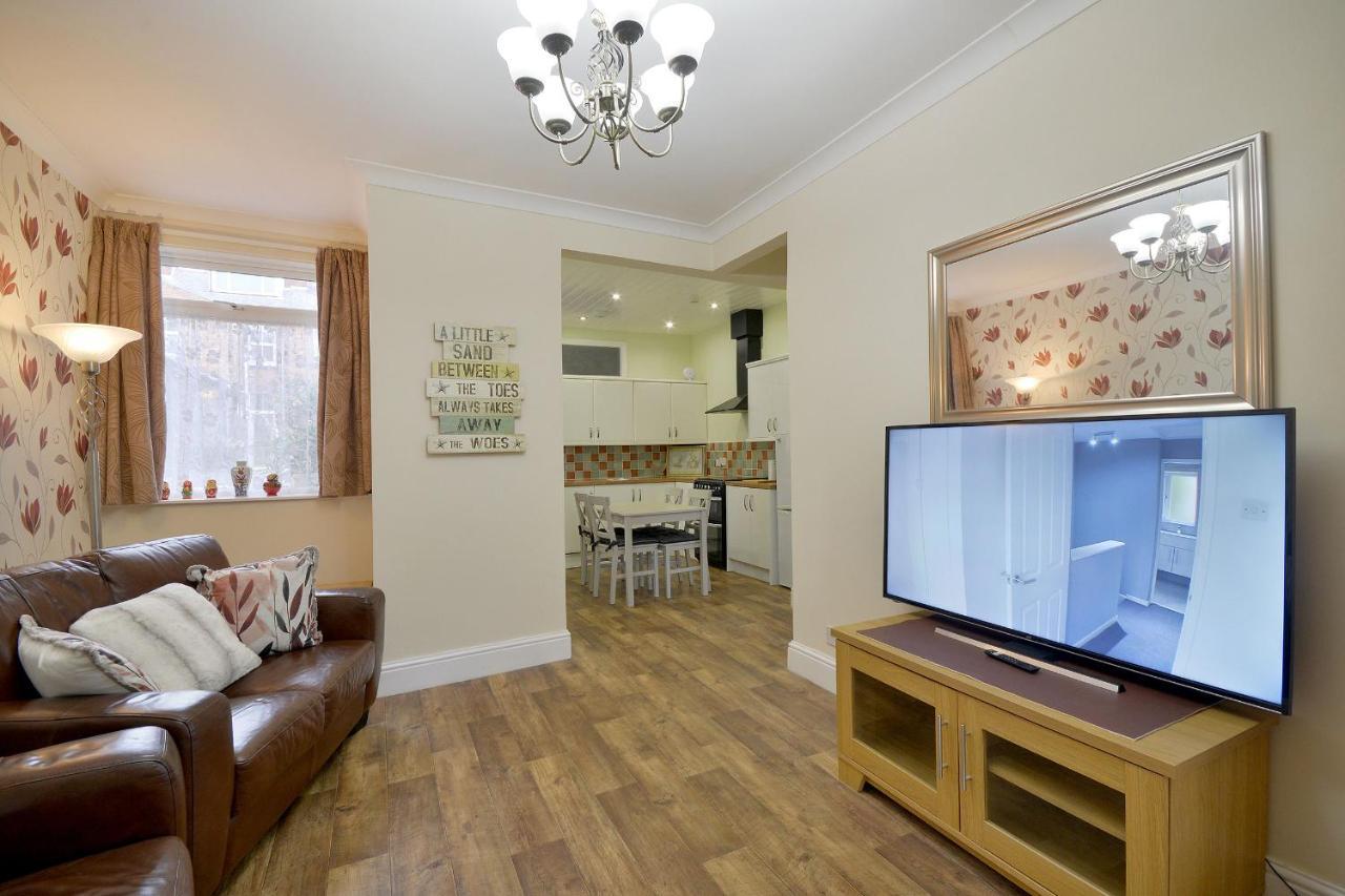 Ground Floor Apartment Up To 6 Guests With Games Chill Out Room Скарбъро Екстериор снимка
