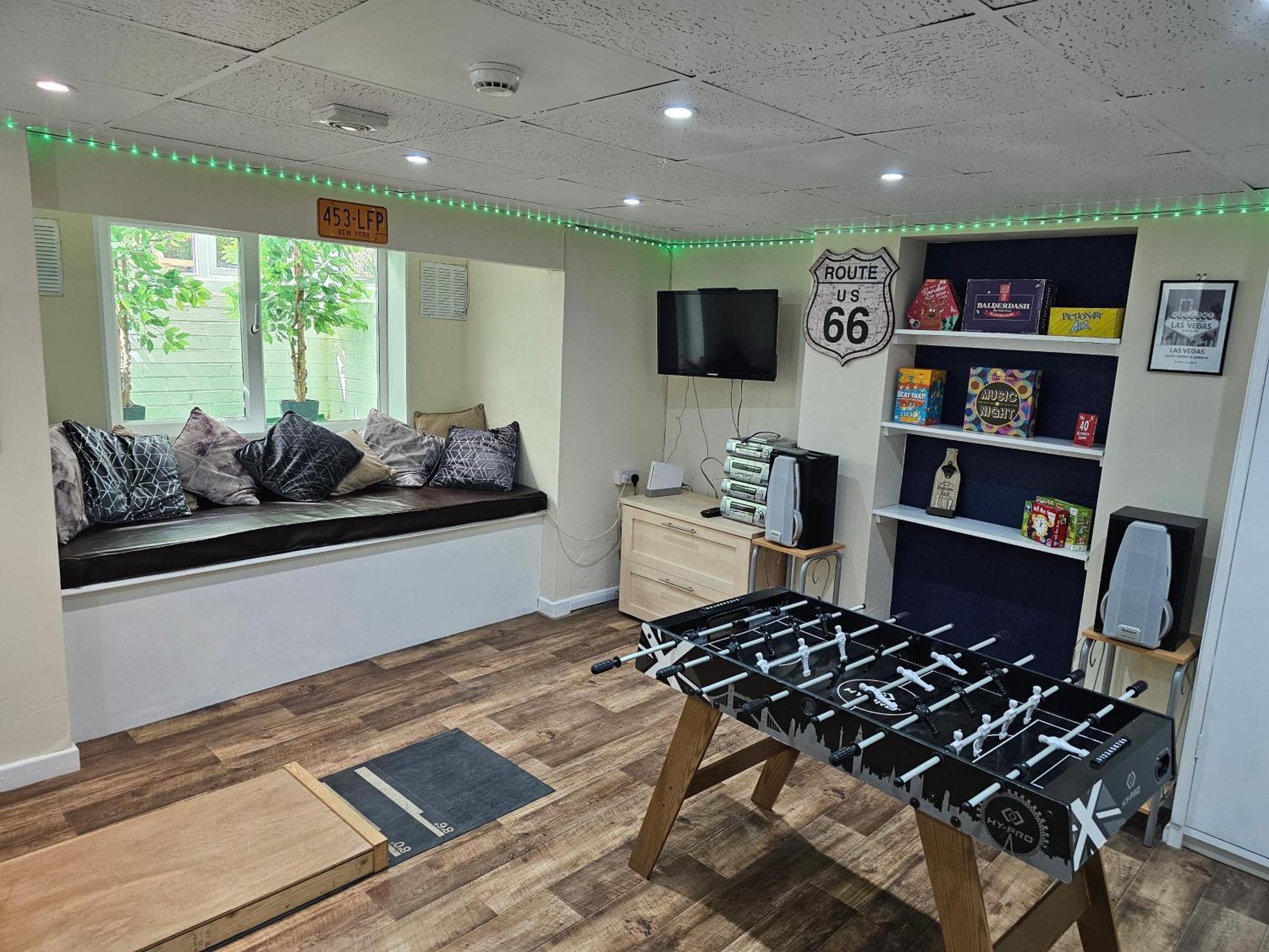 Ground Floor Apartment Up To 6 Guests With Games Chill Out Room Скарбъро Екстериор снимка